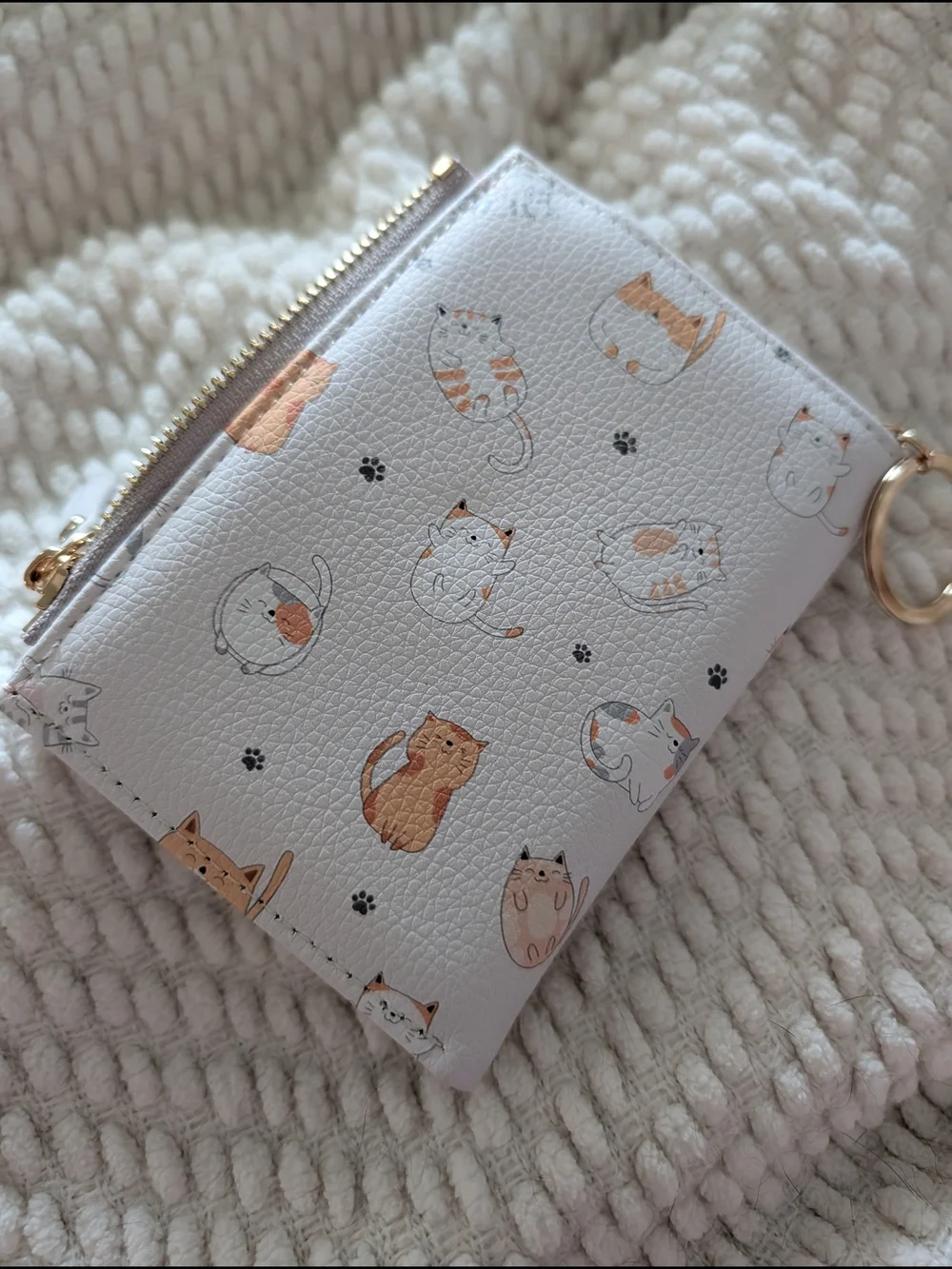Cute White Cat Print Wallet with Gold Keyring